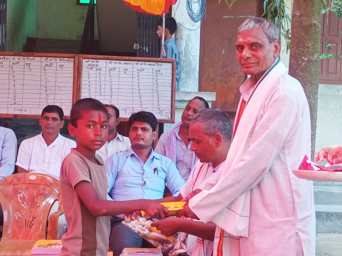 Student receiving a prize